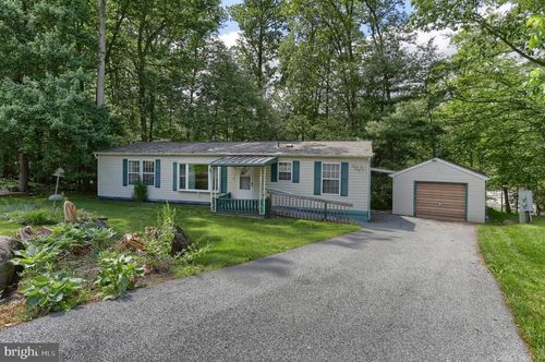 10 Ash Dr, MANHEIM, PA, 17545-8923 | Card Image