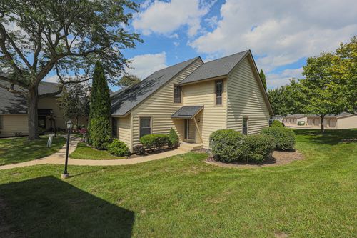 617-617 Whitney Ct, Gurnee, IL, 60031-3825 | Card Image