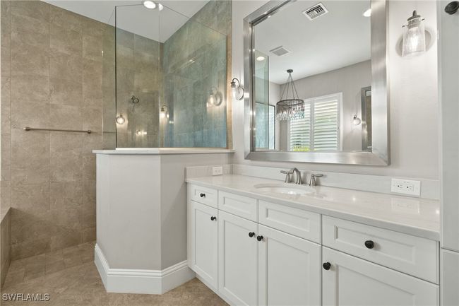 Primary Bathroom | Image 23