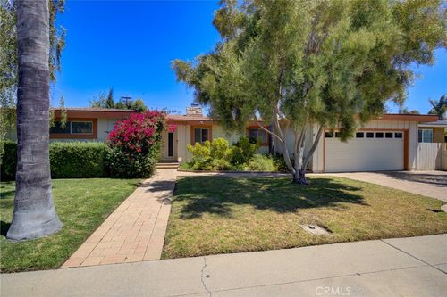 907 E El Camino St, Santa Maria, CA, 93454-3817 | Card Image