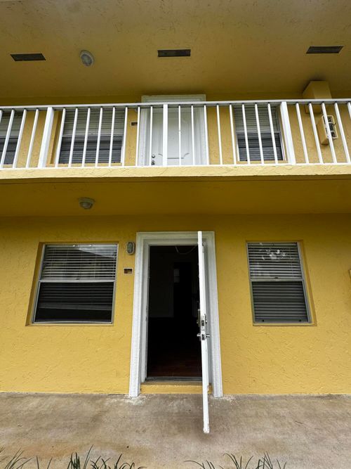 515-5174 Ne 6th Ave, Oakland Park, FL, 33334-3373 | Card Image