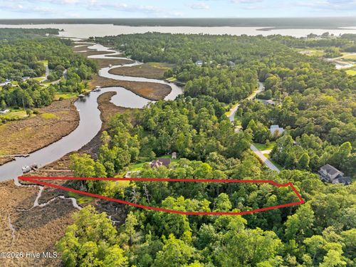 276 White Oak Bluff Rd, Stella, NC, 28582-9757 | Card Image