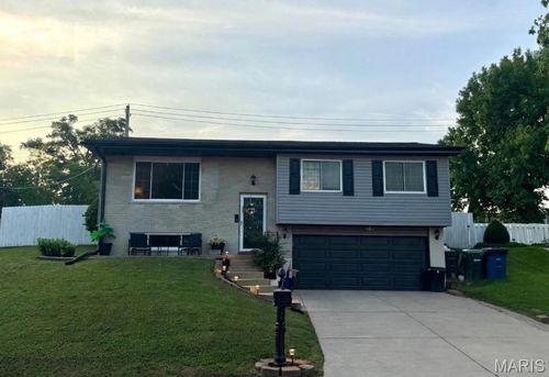 619 Robin Dr, Arnold, MO, 63010-1633 | Card Image