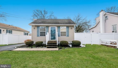 530 Main Ave, CROYDON, PA, 19021-6037 | Card Image