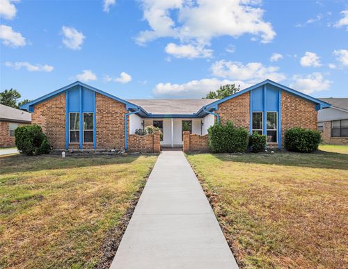 934 Cottonwood Trl, Benbrook, TX, 76126-2732 | Card Image
