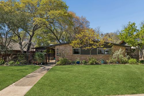 8903 Aldwick Dr, Dallas, TX, 75238-3422 | Card Image