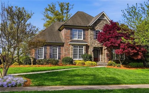 5522 Garden Park Ln, Winston Salem, NC, 27106-8003 | Card Image