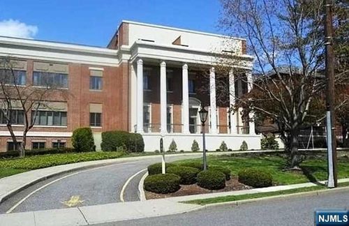 27 W Clinton Ave, Tenafly, NJ, 07670-2051 | Card Image