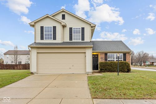 7358 Glendale Dr, Avon, IN, 46123-7945 | Card Image