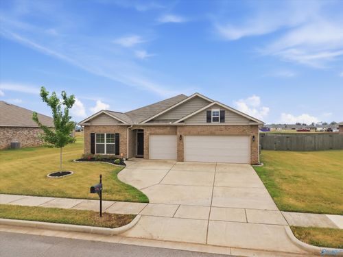 108 Creek Ridge Dr, Meridianville, AL, 35759-1670 | Card Image