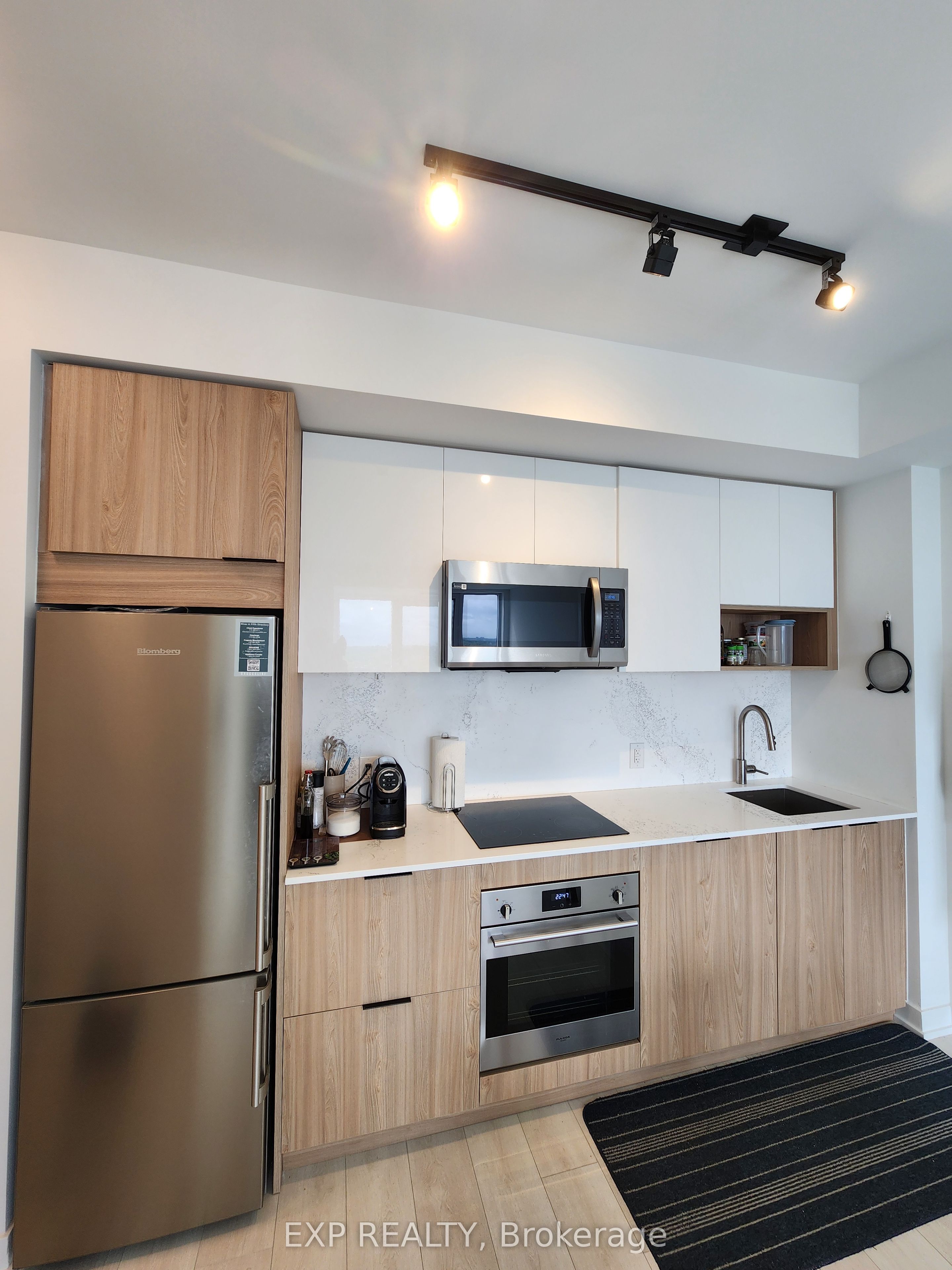 Residential in Toronto C08 2