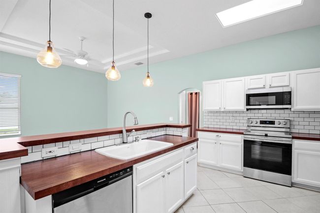 3218 Sw Crumpacker St, House other with 3 bedrooms, 2 bathrooms and null parking in Port Saint Lucie FL | Image 12