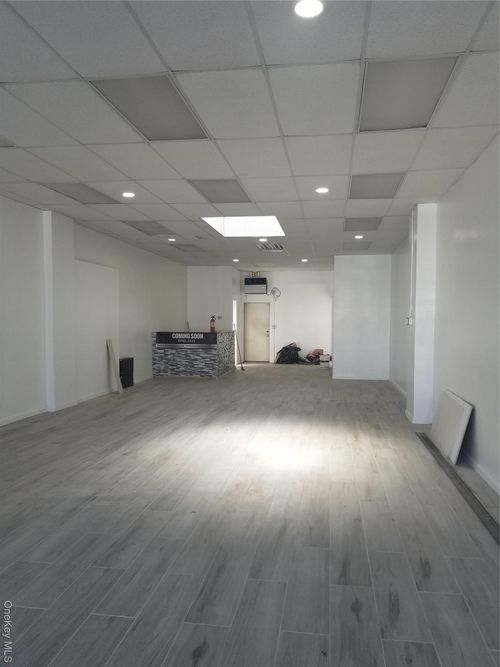 781-779 Hempstead Tpke, Franklin Square, NY, 11010-4328 | Card Image