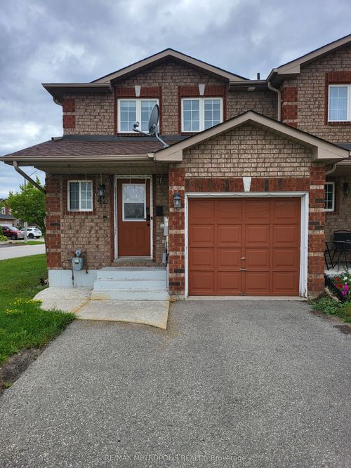 42 Larkin Dr, Barrie, ON, L4M7B2 | Card Image