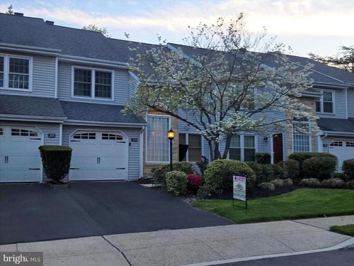 373 Carmen Dr, COLLEGEVILLE, PA, 19426-2572 | Card Image