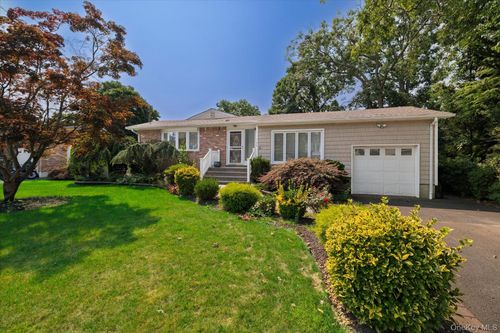 180 Boston Ave, Massapequa, NY, 11758-4212 | Card Image