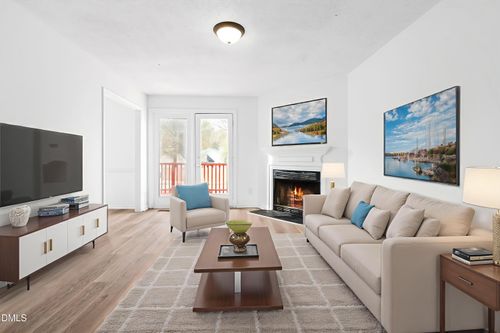 8029 Perry Creek Rd, Raleigh, NC, 27616-5709 | Card Image