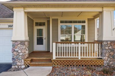 2019 Clover Court, Townhouse with 2 bedrooms, 1 bathrooms and null parking in Chanhassen MN | Image 2