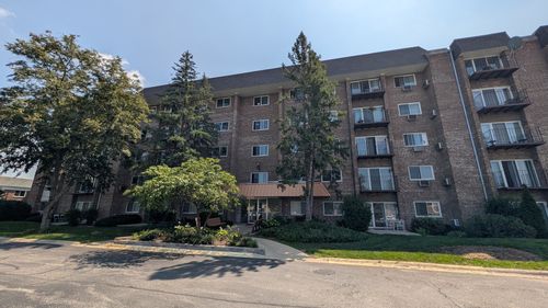 2g-10353 Dearlove Rd, Glenview, IL, 60025-3638 | Card Image