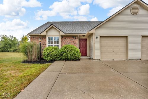 415 Woodberry Dr, Danville, IN, 46122-7863 | Card Image