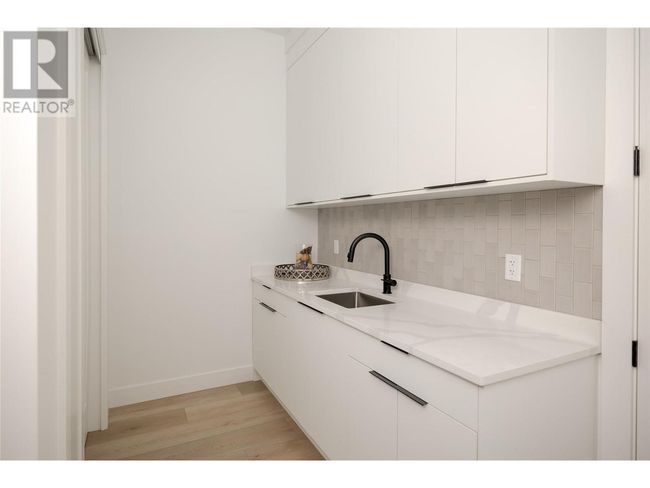 893 Loseth Dr, House other with 6 bedrooms, 4 bathrooms and 4 parking in Kelowna BC | Image 25