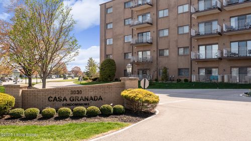 204-3030 Breckenridge Ln, Louisville, KY, 40220-2181 | Card Image