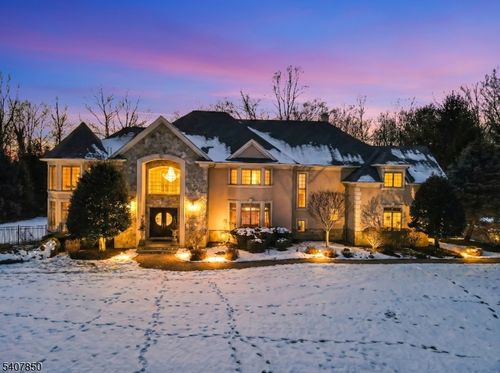 2 Stewart Ct, Old Tappan, NJ, 07675-7068 | Card Image