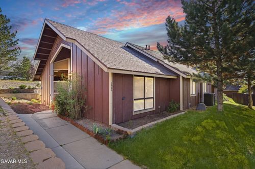 122 Meadow Lakes Dr, Tehachapi, CA, 93561-9601 | Card Image