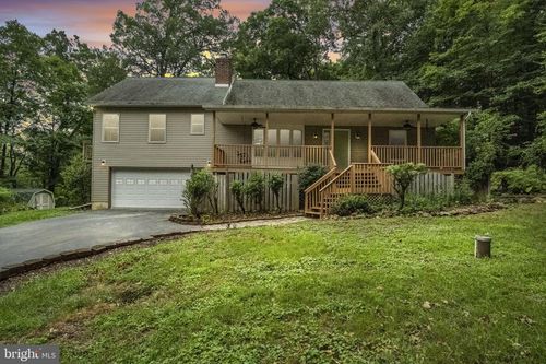 17 Dove Trl, FAIRFIELD, PA, 17320-8082 | Card Image