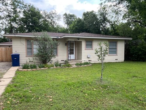 2212 Berkley St, Brownwood, TX, 76801-4832 | Card Image