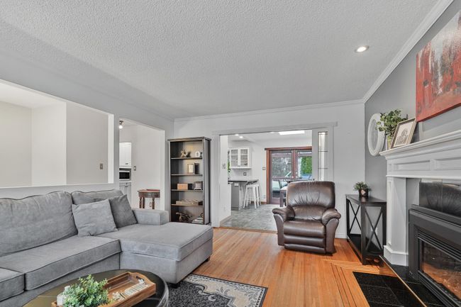 779 Adiron Ave, House other with 4 bedrooms, 3 bathrooms and 2 parking in Coquitlam BC | Image 4