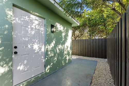 b-2610 Nw 83rd Ave, Sunrise, FL, 33322-2924 | Card Image