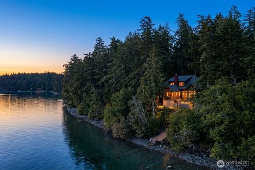 550 Westcott Dr, Friday Harbor, WA, 98250-8112 | Card Image