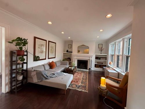 2w-602 Sheridan Rd, Evanston, IL, 60202-3138 | Card Image