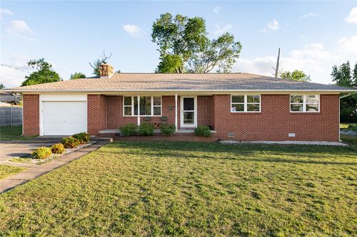 911 Nw 10th St, Bentonville, AR, 72712-4620 | Card Image