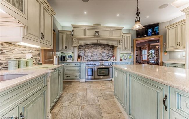 1098 Wurster Pl, House other with 11 bedrooms, 10 bathrooms and 14 parking in Breslau ON | Image 13