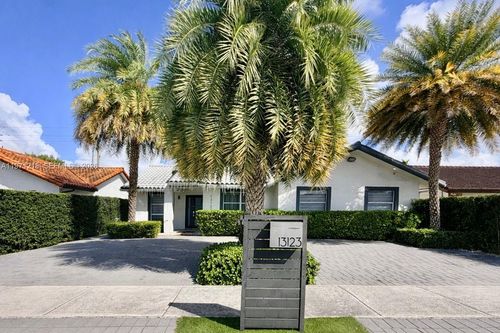 13123 Sw 26th Ter, Miami, FL, 33175-7137 | Card Image
