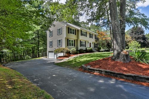 22 Cathedral Cir, Nashua, NH, 03063-2719 | Card Image