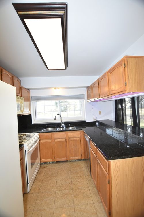 4475 Olmstead Dr, Hoffman Estates, IL, 60192-1141 | Card Image