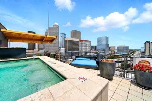 5423-2000 Bagby St, Houston, TX, 77002-8590 | Card Image