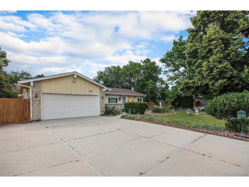 1401 S Paris Ct, Aurora, CO, 80012-4219 | Card Image