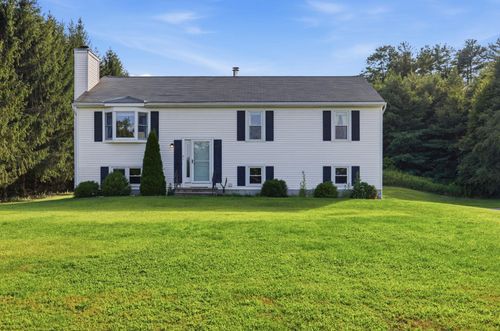 12 Constance Dr, Londonderry, NH, 03053-3282 | Card Image