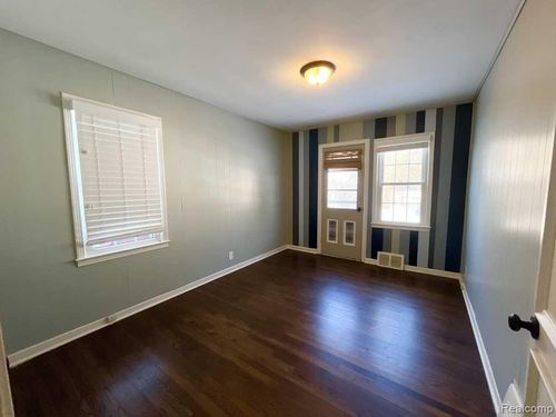 3402 Ravena Ave, Royal Oak, MI, 48073-2138 | Card Image