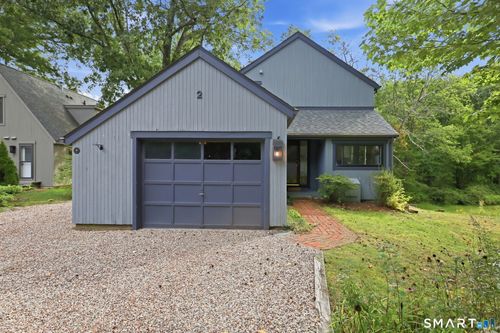 2-2 Pond Cir, Avon, CT, 06001-3320 | Card Image