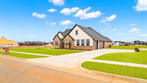 664 Paris Avenue, Piedmont, OK, 73078 | Card Image