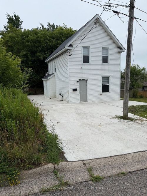 7 Hearst St, Sault Ste. Marie, ON, P6B1J6 | Card Image