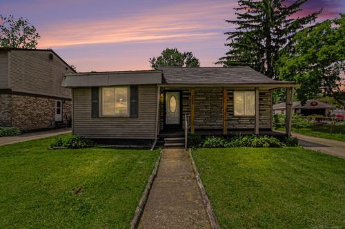 9005 Deering St, Livonia, MI, 48150-4144 | Card Image