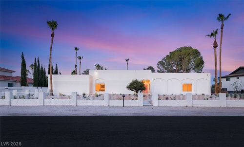 3070 Mann St, Las Vegas, NV, 89146-6631 | Card Image
