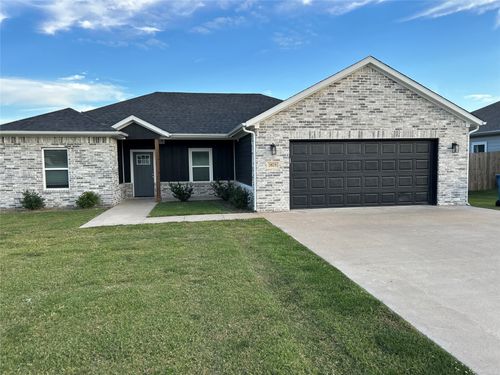3825 Skylane Ave, Corsicana, TX, 75110-3303 | Card Image