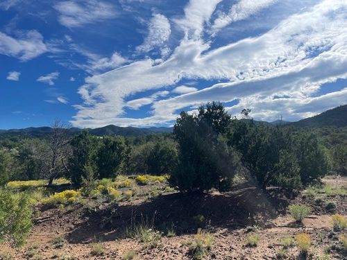 2 Eccola Ln, Santa Fe, NM, 87506-1243 | Card Image